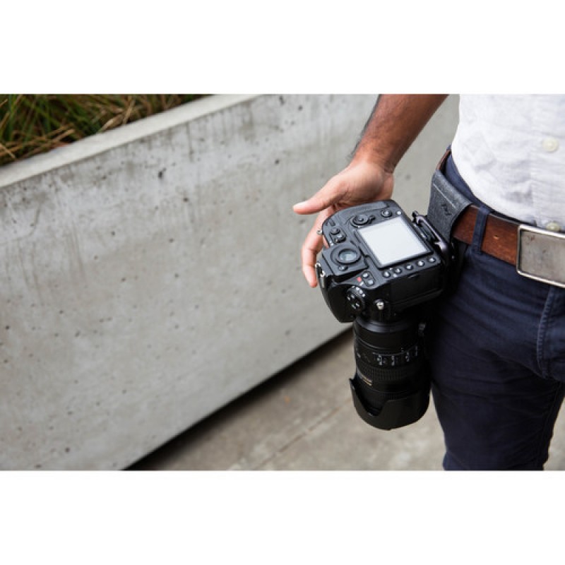 thumbnail image 2 of Peak Design Capture Camera Clip V3 - Black Quick Release Plate For Hiking, Biking & Hands-Free Carry 2 of 14